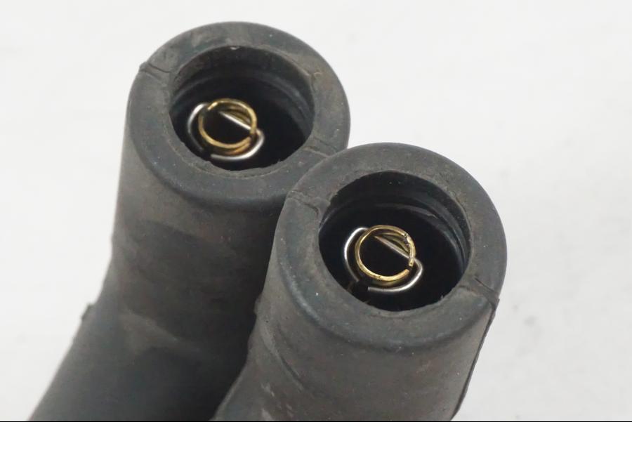 Snett nerifrån på Tändstiftskablage från en H-D Street Glide FLHX -2012 motorcykel.