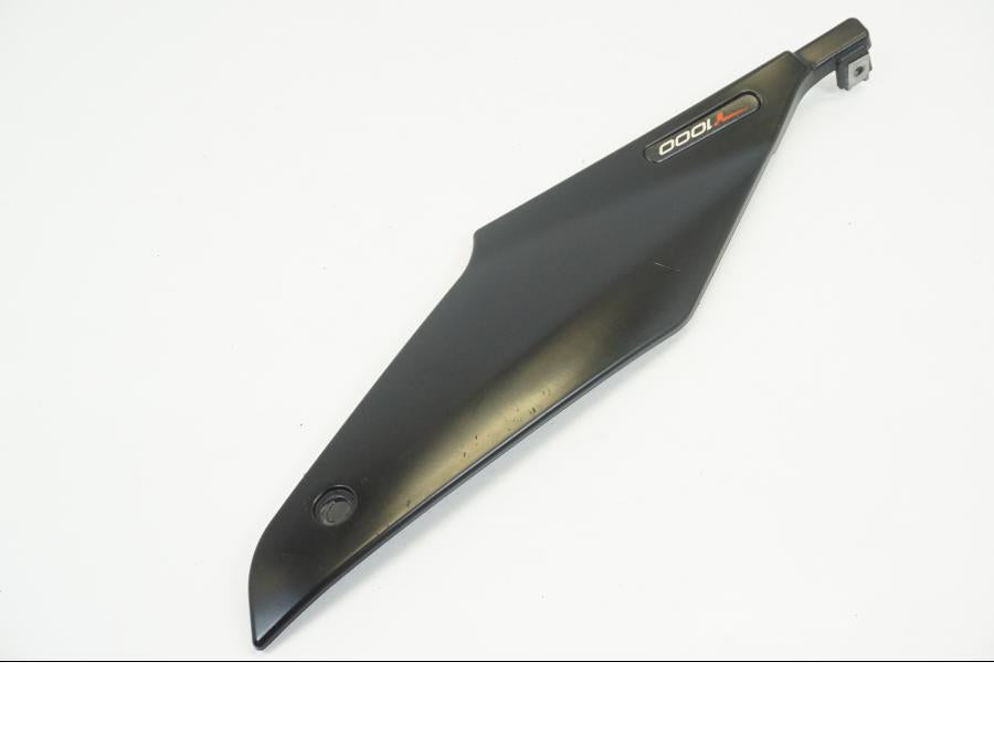 Baksidan på Bensintankskåpa från en Aprilia RSV 1000 R Tuono -2006 motorcykel.