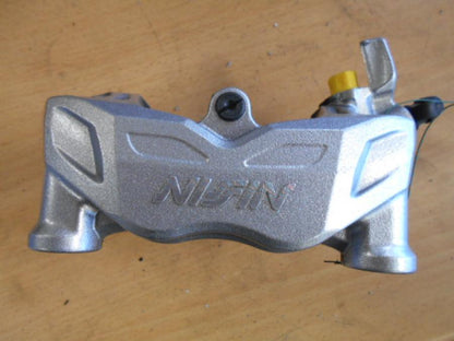 Framsidan på Bromsok från en Suzuki GSX 1300 BK -2008 motorcykel.