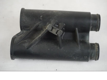 Snett uppifrån på Tändspole Kåpa från en Husqvarna 701 SUPERMOTO ABS -2016 motorcykel.