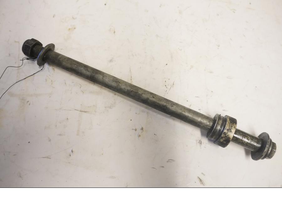 Framsidan på Axel från en BMW F 650 GS -2000 motorcykel.