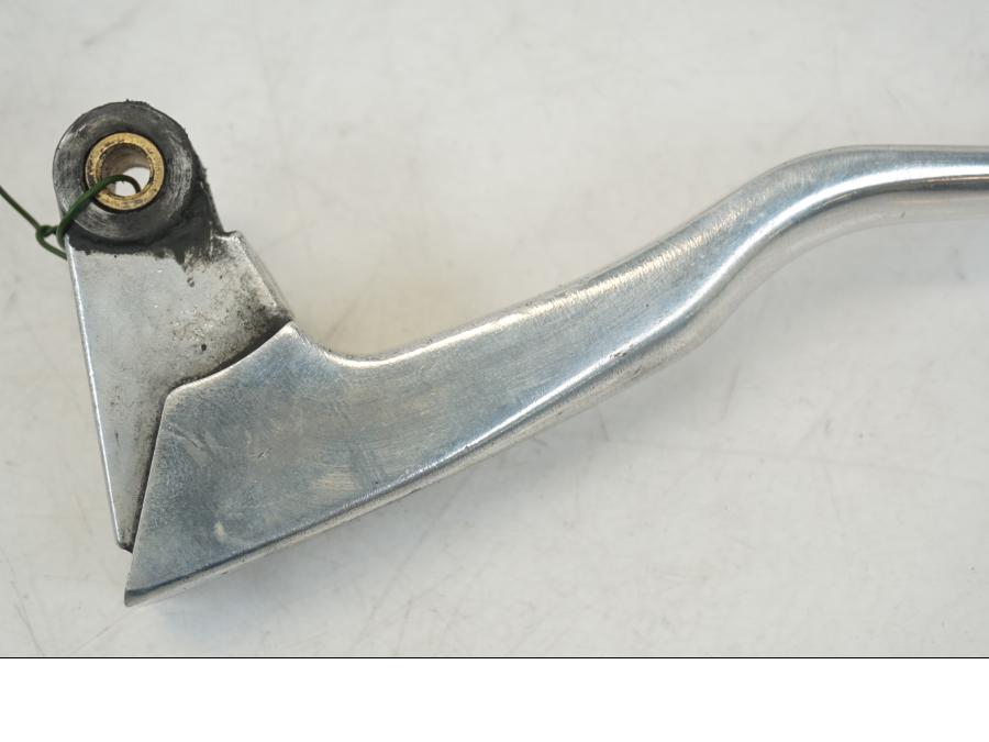 Baksidan på Kopplingsgrepp från en Yamaha XV 1700 -2004 motorcykel.