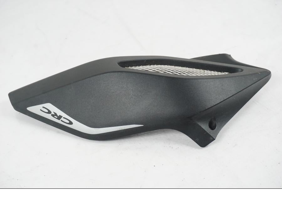 Vänster sida på Luftintagskåpa från en MV Agusta Dragster -2014 motorcykel.