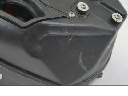 Baksidan på Luftburk från en Ducati Hyperstrada -2013 motorcykel.