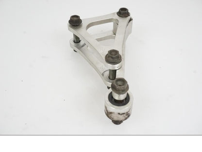 Vänster sida på Stötdämparlänkage från en Yamaha YZF R6 -2006 motorcykel.