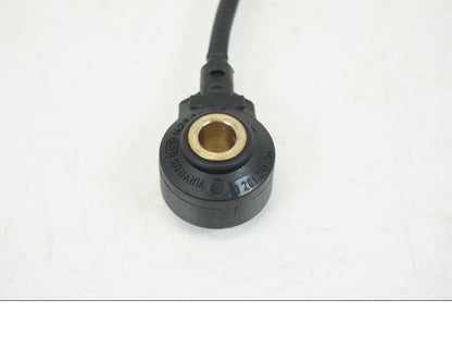 Snett nerifrån på Knacksensor från en Ducati Streetfighter V4 -2020 motorcykel.