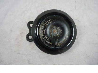 Framsidan på Signalhorn / Tuta från en Kawasaki VN 1500 -2003 motorcykel.