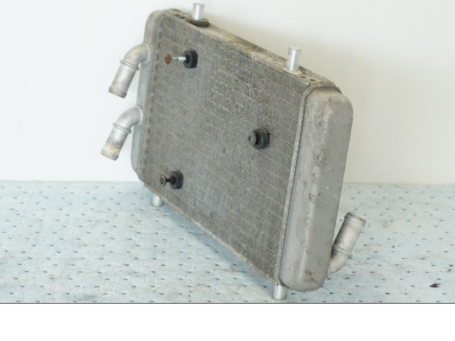 Höger sida på Vattenkyl från en Yamaha X-Max 250 -2016 scooter.