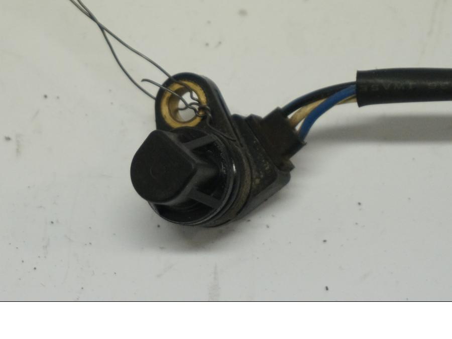 Höger sida på Kamaxelsensor från en Yamaha FZ1-SA -2007 motorcykel.