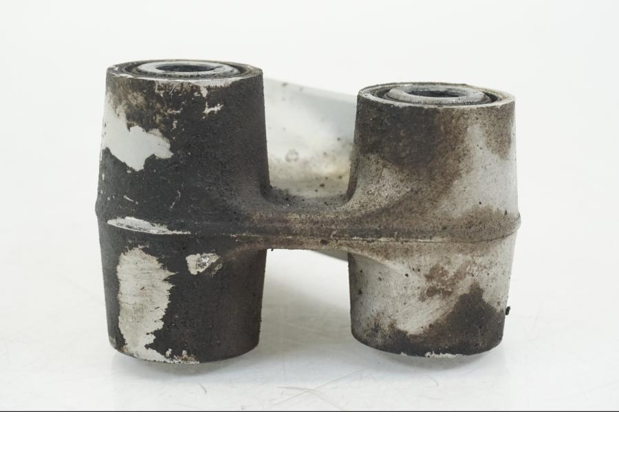 Extrabild2 på Stötdämparlänkage från en Ducati Streetfighter V4 -2020 motorcykel.