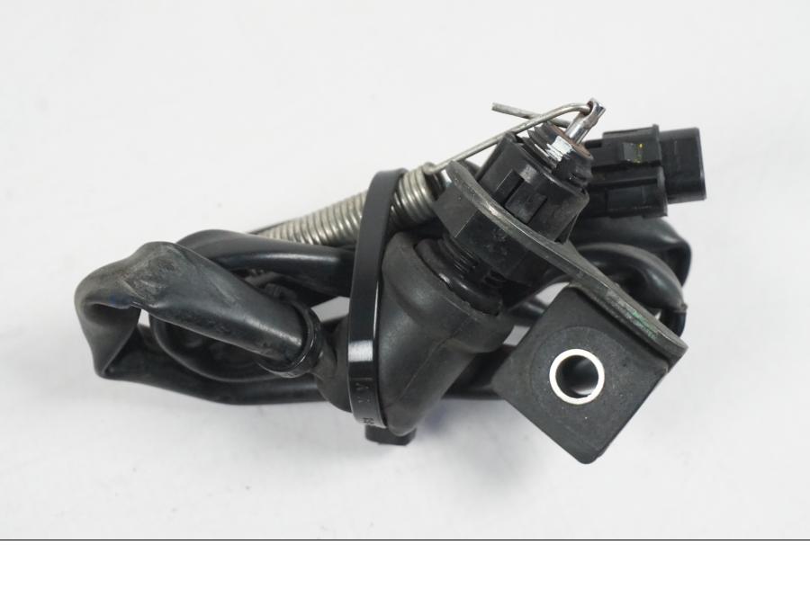 Baksidan på Bromsljuskontakt från en Yamaha YZF 1000 R1 -2007 motorcykel.