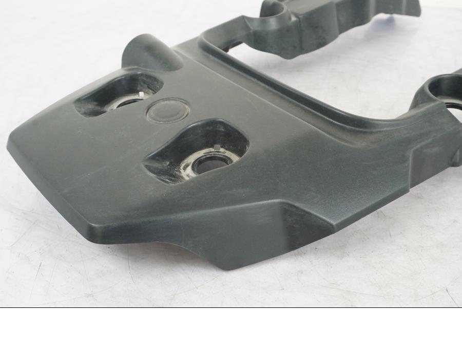 Snett uppifrån på Bakvinge från en Triumph Tiger Explorer -2013 motorcykel.