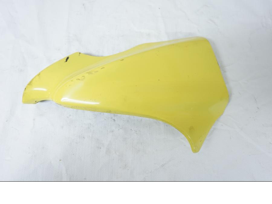 Baksidan på Strålkastarkåpa från en Kawasaki ER-6N -2006 motorcykel.