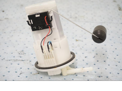 Baksidan på Bensinpump insprut från en Yamaha MT-09 Tracer -2019 motorcykel.