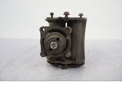 Snett nerifrån på Avgasspjäll från en Honda CBR 900 RR -2003 motorcykel.