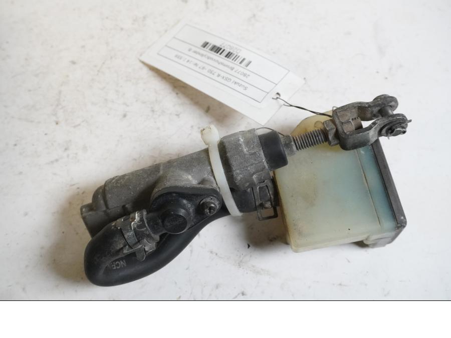 Framsidan på Bromshuvudcylinder från en Suzuki GSX-R 750 -1997 motorcykel.