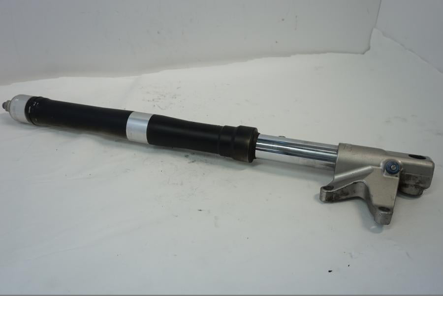 Framsidan på Gaffelben från en Buell XB9S -2003 motorcykel.