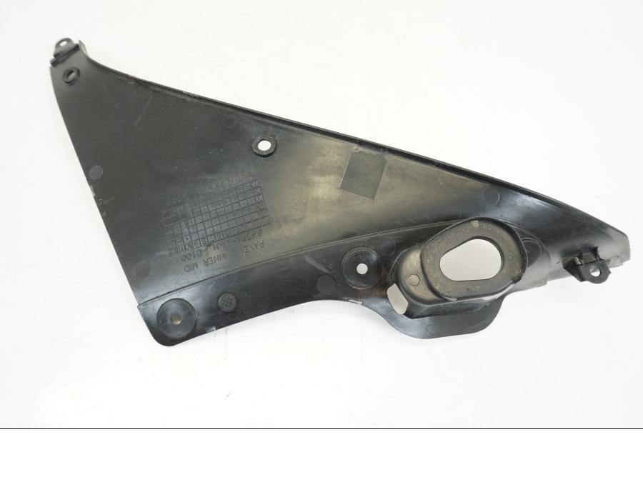 Vänster sida på Innerpanel från en Honda CBR 650 R -2019 motorcykel.