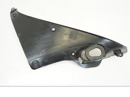 Vänster sida på Innerpanel från en Honda CBR 650 R -2019 motorcykel.