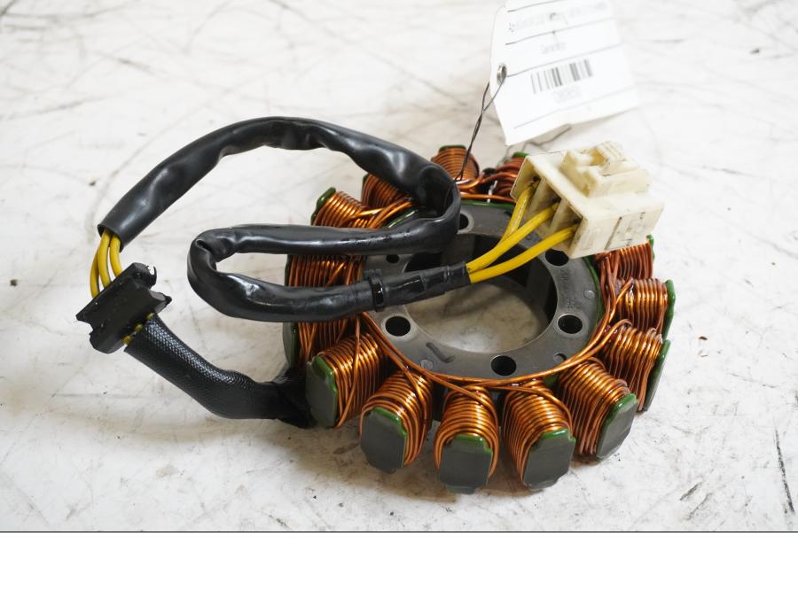 Framsidan på Generator från en Aprilia Tuono V4R -2018 motorcykel.