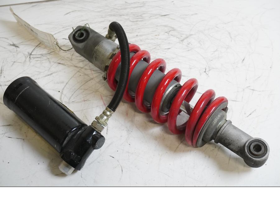 Framsidan på Stötdämpare från en Triumph Daytona 600 -2003 motorcykel.