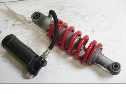 Framsidan på Stötdämpare från en Triumph Daytona 600 -2003 motorcykel.