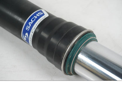 Snett uppifrån på Gaffelben från en AJP PR7 -2021 motorcykel.