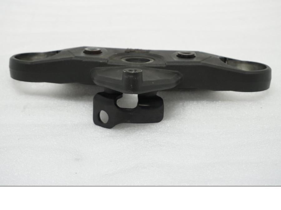 Baksidan på Gaffelkrona från en Suzuki GSX 1300 BK -2008 motorcykel.