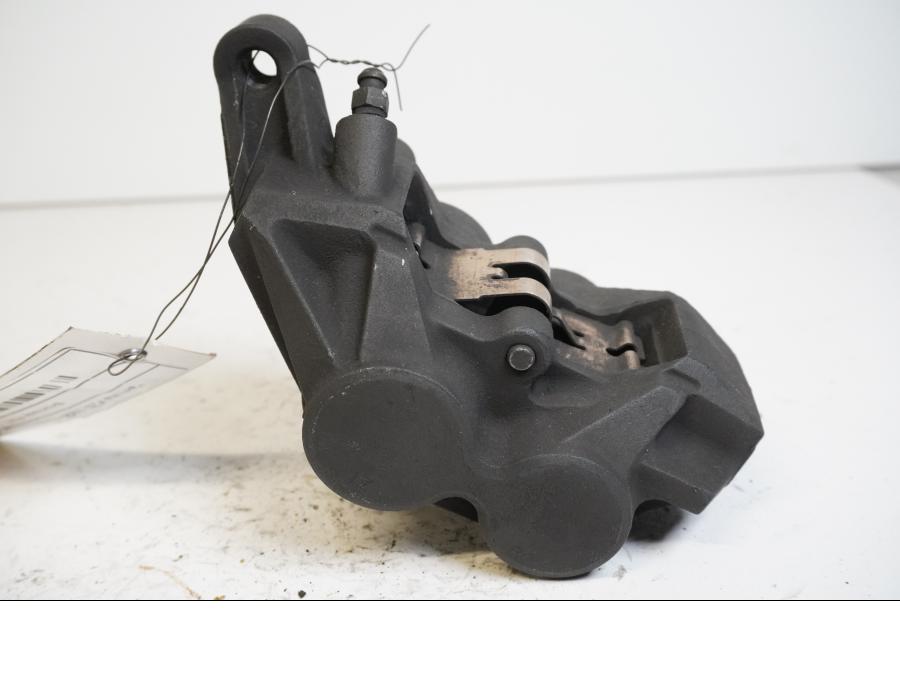 Baksidan på Bromsok från en Yamaha FZS 1000 -2002 motorcykel.