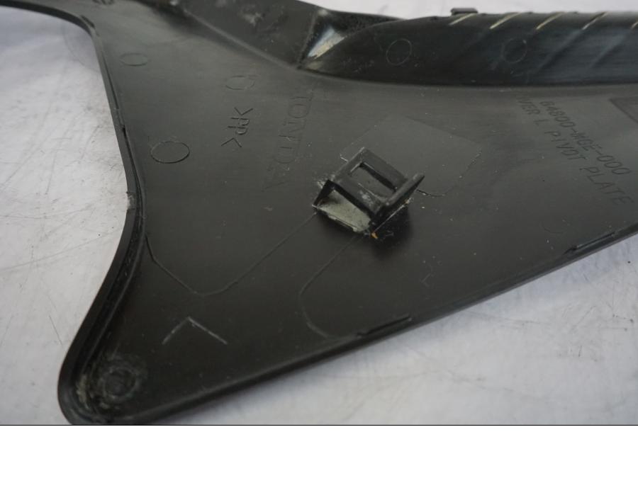 Snett uppifrån på Ramskydd från en Honda VFR 1200 -2010 motorcykel.