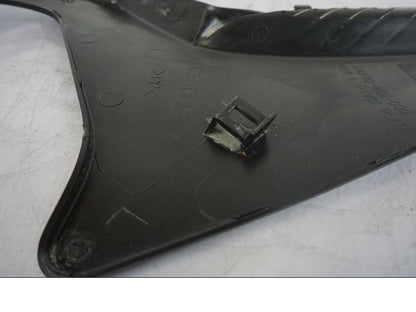 Snett uppifrån på Ramskydd från en Honda VFR 1200 -2010 motorcykel.