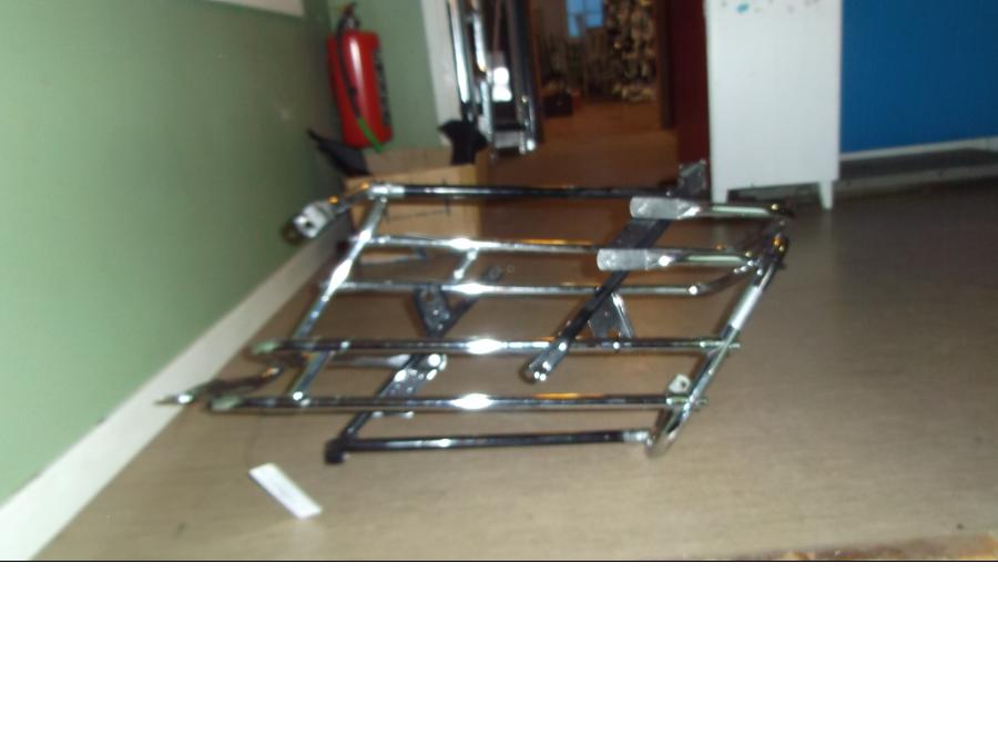 Vänster sida på Sidoväskhållare från en H-D Touring Ultra Classic FLHTCU/I -2009 motorcykel.