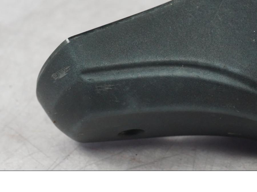 Höger sida på Instrumentkåpa från en Suzuki GSF 1250 -2010 motorcykel.