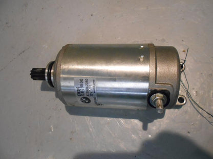 Framsidan på Startmotor från en BMW K 1600 -2011 motorcykel.