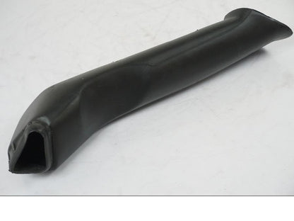 Snett nerifrån på Luftrör från en Aprilia RS 125 -2000 motorcykel.