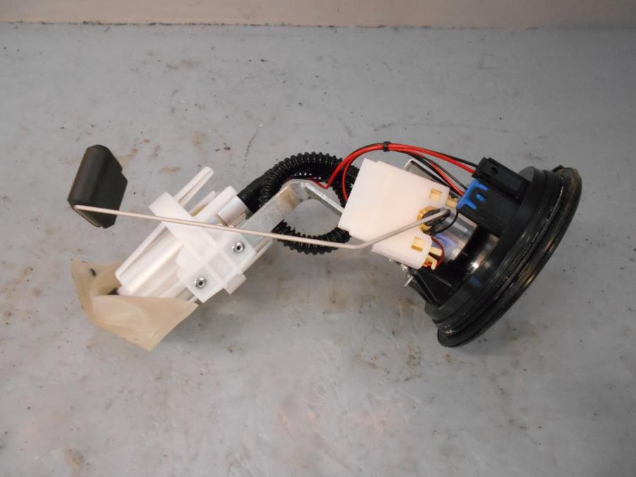 Framsidan på Bensinpump insprut från en BMW R 1200 GSA -2018 motorcykel.