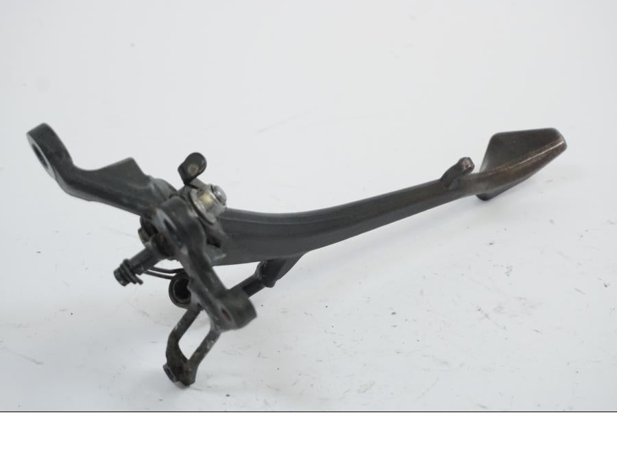 Baksidan på Sidostöd från en Suzuki GSX-R 1000 -2008 motorcykel.