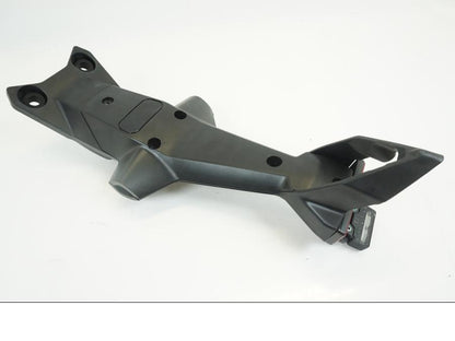 Extrabild2 på Skylthållare från en Ducati Monster 821 -2020 motorcykel.