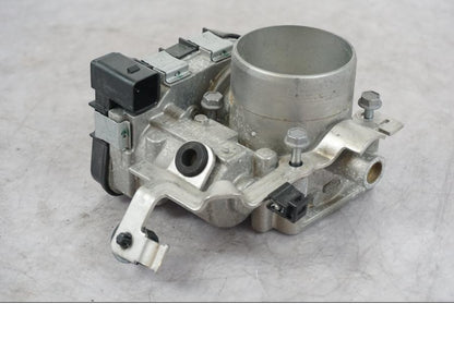 Framsidan på Spjällhus från en BMW K 1600 GTL -2015 motorcykel.