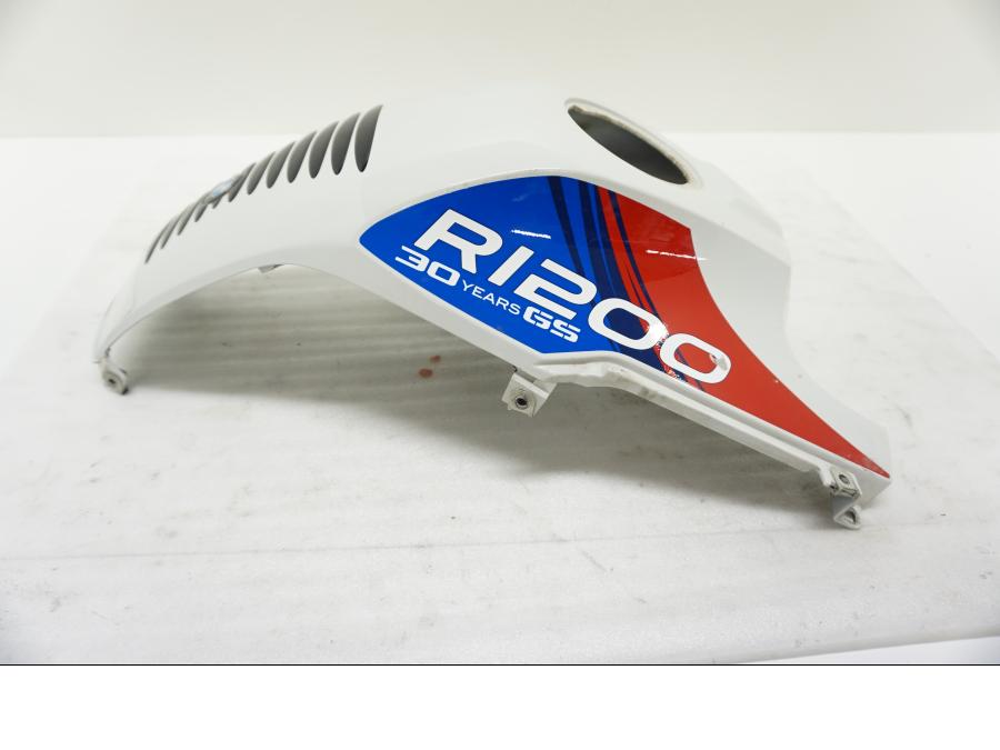 Höger sida på Bensintankskåpa från en BMW R 1200 GSA -2011 motorcykel.