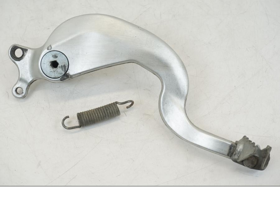 Framsidan på Bromspedal från en Yamaha XT 1200 A -2010 motorcykel.