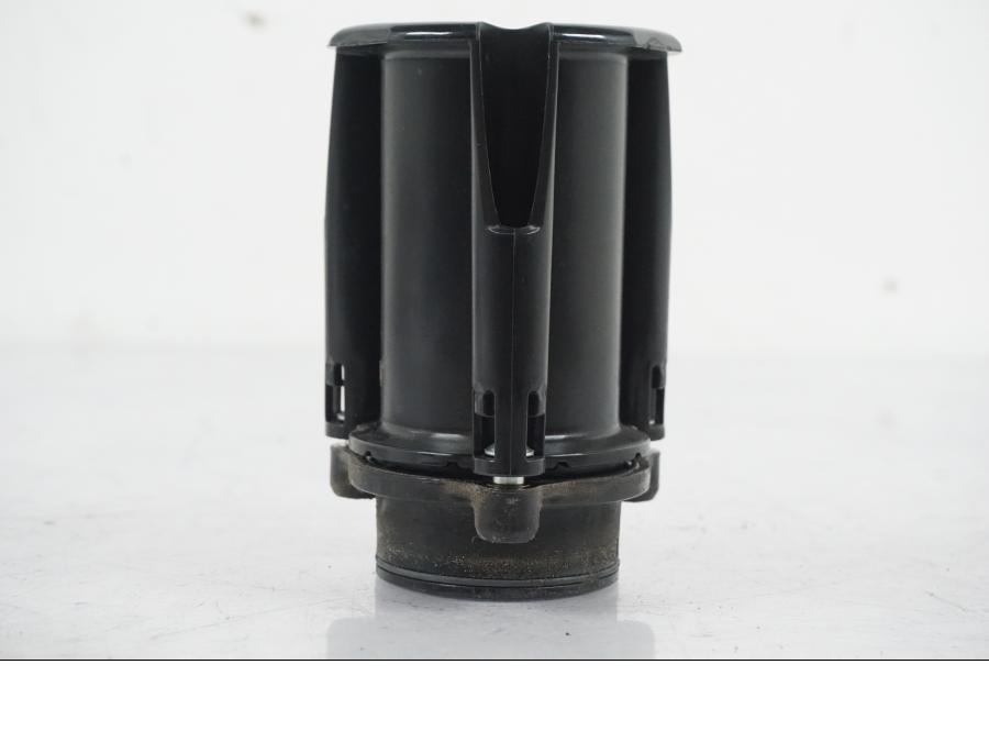 Höger sida på Luftrör från en MV Agusta Dragster -2014 motorcykel.