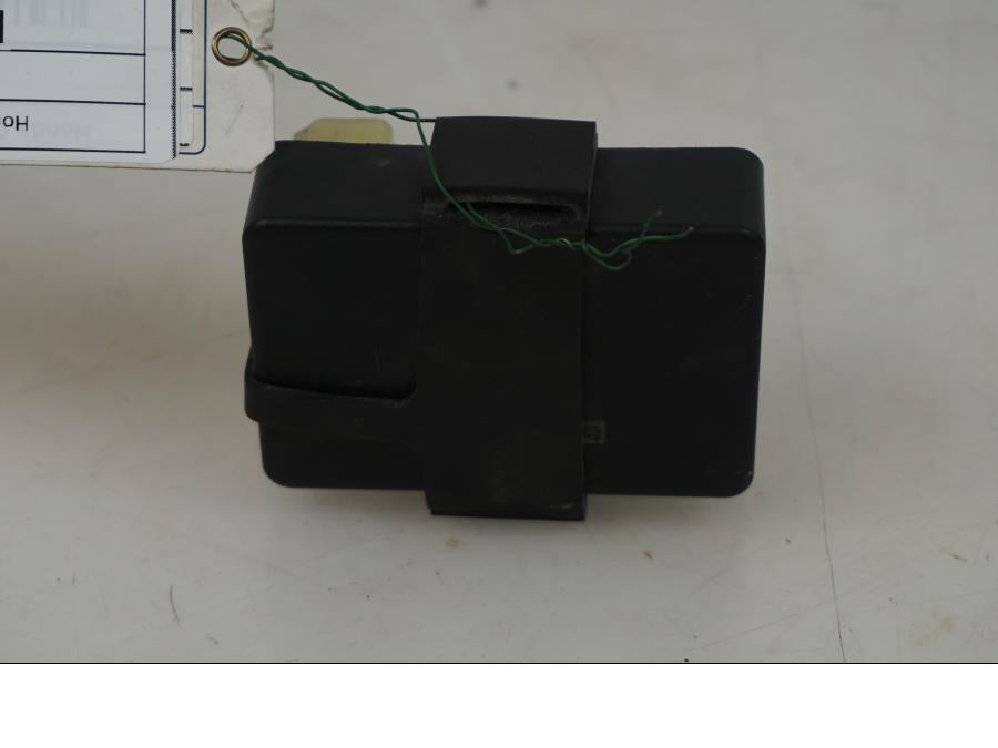 Baksidan på CDI / ECU från en Honda CBR 125 R -2006 motorcykel.