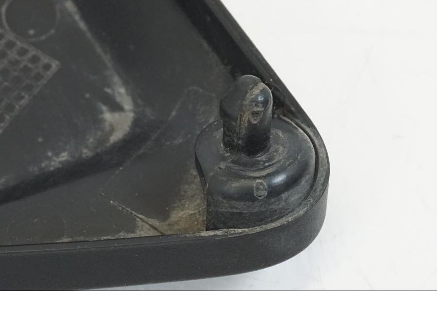 Snett nerifrån på Plast från en BMW R 1250 GS -2019 motorcykel.