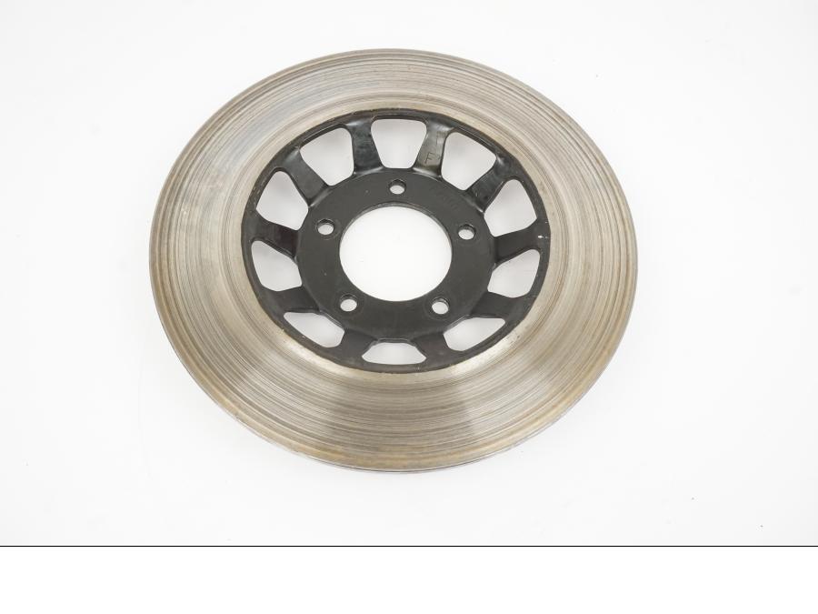 Framsidan på Bromsskiva från en Honda CB 650 -1982 motorcykel.