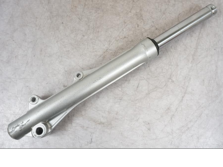 Framsidan på Gaffelben från en Honda ANF 125 -2008 motorcykel.