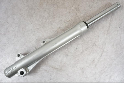 Framsidan på Gaffelben från en Honda ANF 125 -2008 motorcykel.