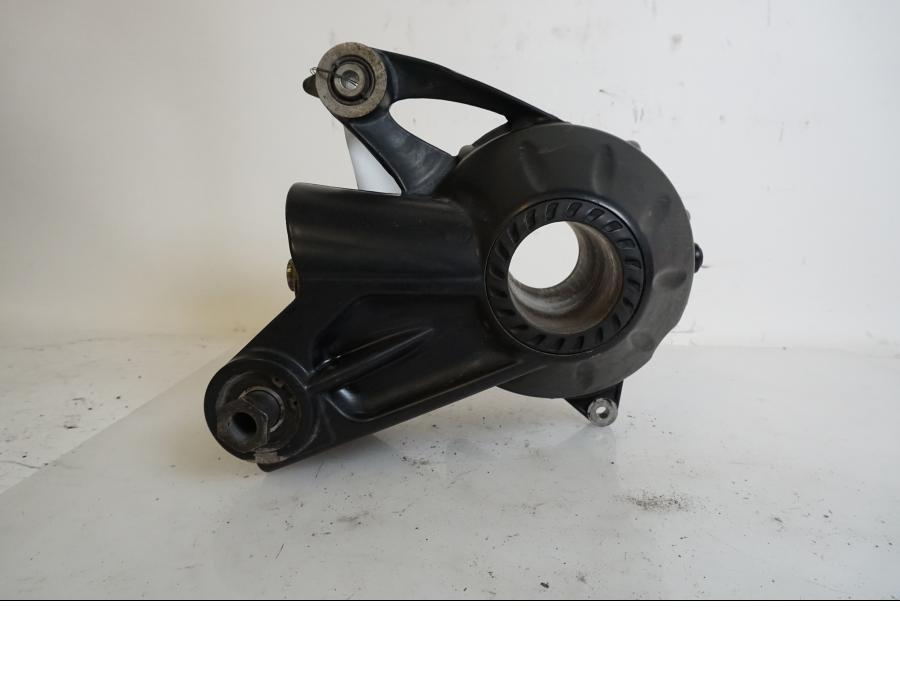 Vänster sida på Slutväxel från en BMW K 1200 S -2007 motorcykel.
