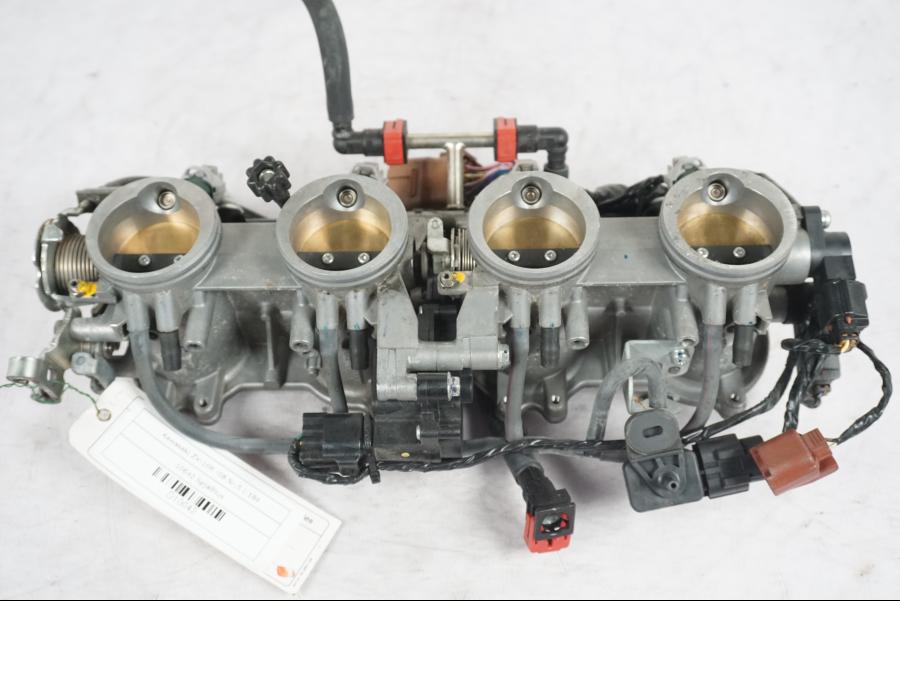 Baksidan på Spjällhus från en Kawasaki ZX-10R -2008 motorcykel.