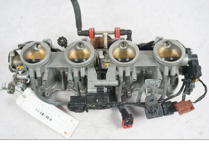 Baksidan på Spjällhus från en Kawasaki ZX-10R -2008 motorcykel.